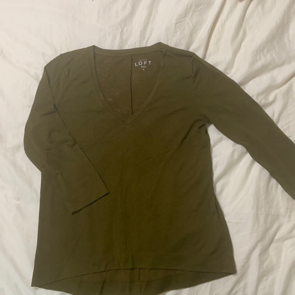 Loft V neck t-shirt S